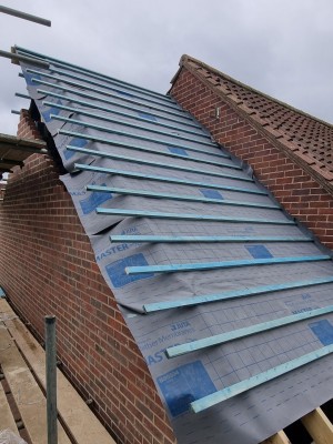 Replacing Roof Felt and Battens