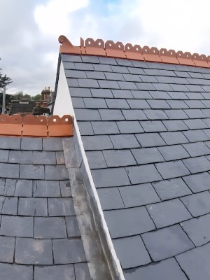 Slate Roofing: Tiles Repair